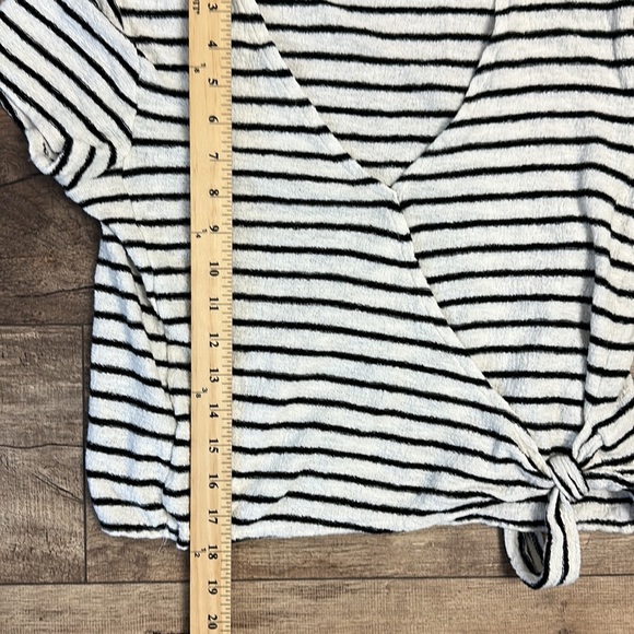 Madewell Texture & Thread Striped Small Top - Picture 5 of 6